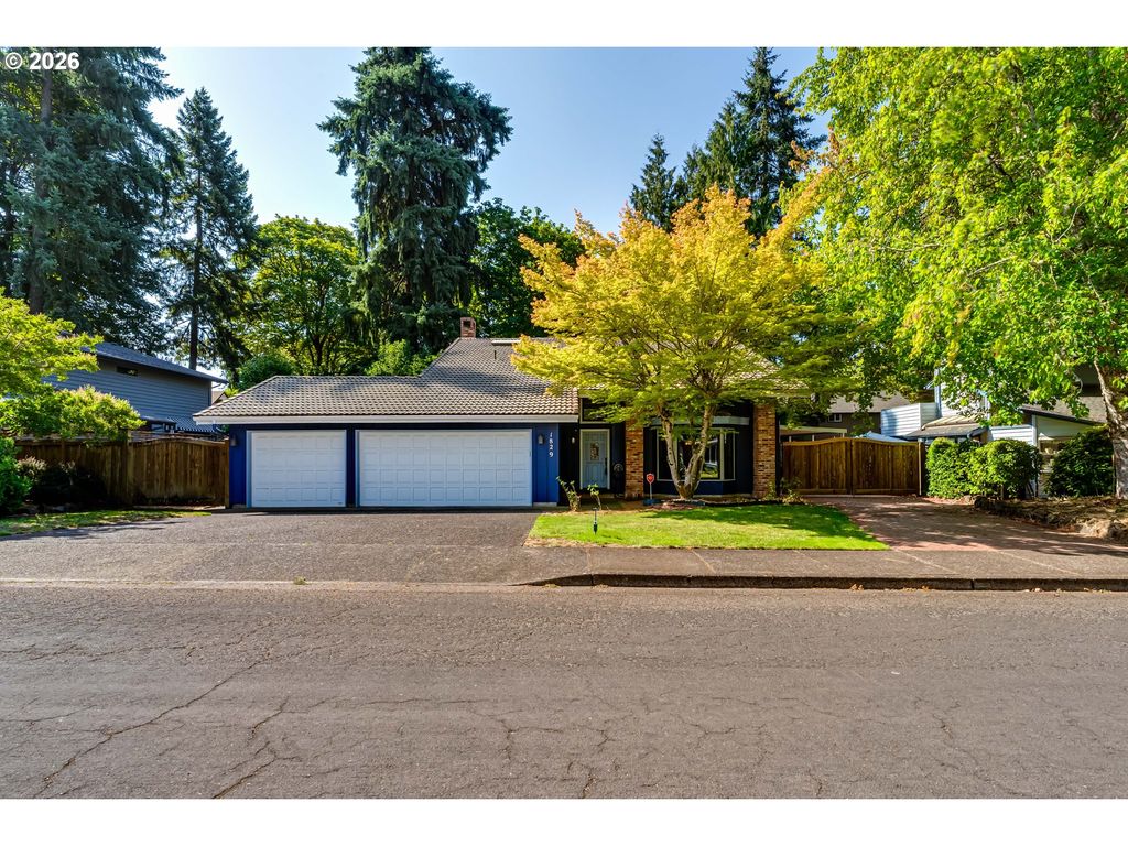 1829 Russet Dr, Eugene, OR 97401
