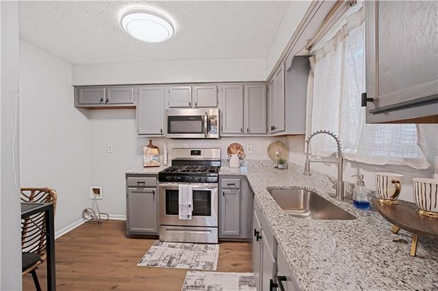 1528 Carriage Lane, Jonesboro, GA 30238