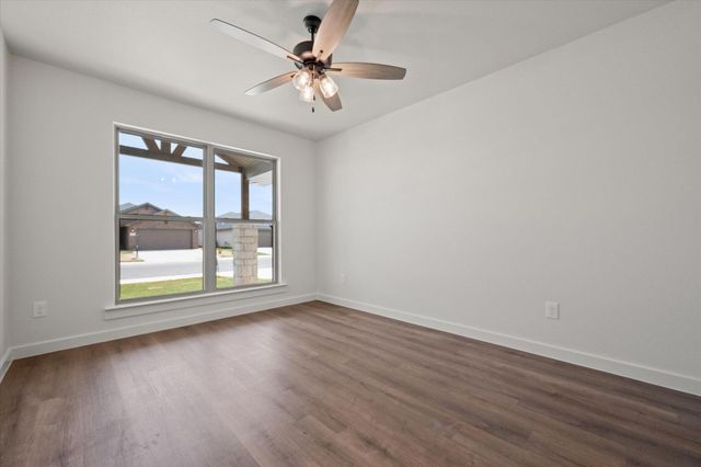 12002 Kewanee Avenue, Lubbock, TX 79424