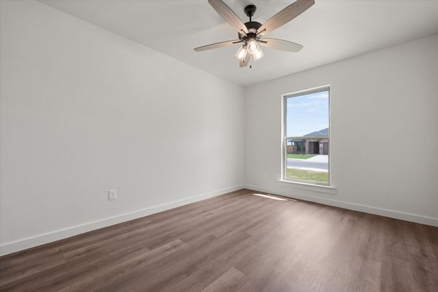 12002 Kewanee Avenue, Lubbock, TX 79424