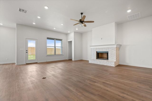 12002 Kewanee Avenue, Lubbock, TX 79424
