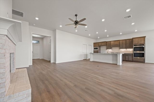 12002 Kewanee Avenue, Lubbock, TX 79424