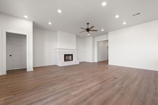 12002 Kewanee Avenue, Lubbock, TX 79424