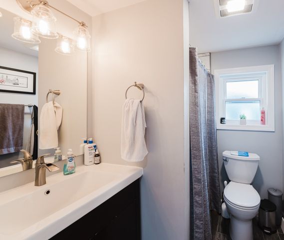 27 Cecile St, Lincoln, RI 02865