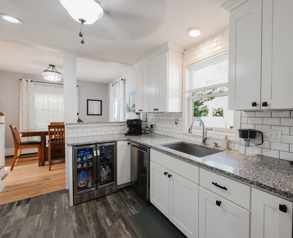 27 Cecile St, Lincoln, RI 02865