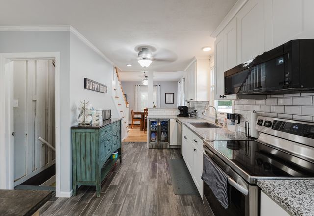 27 Cecile St, Lincoln, RI 02865