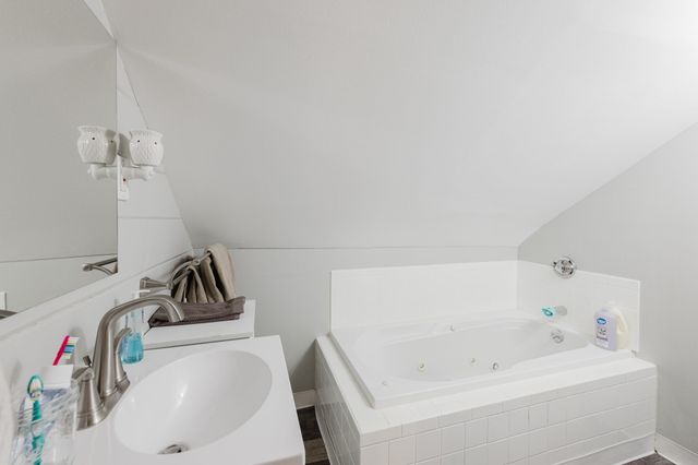 27 Cecile St, Lincoln, RI 02865