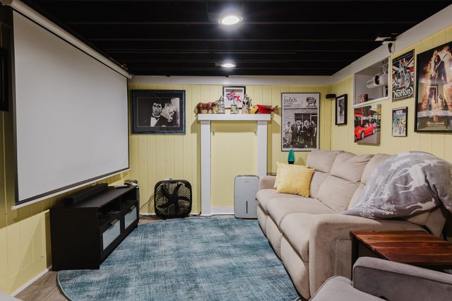 27 Cecile St, Lincoln, RI 02865