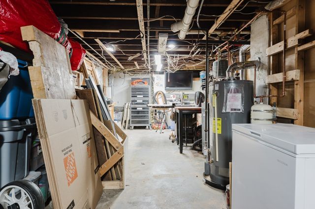 27 Cecile St, Lincoln, RI 02865
