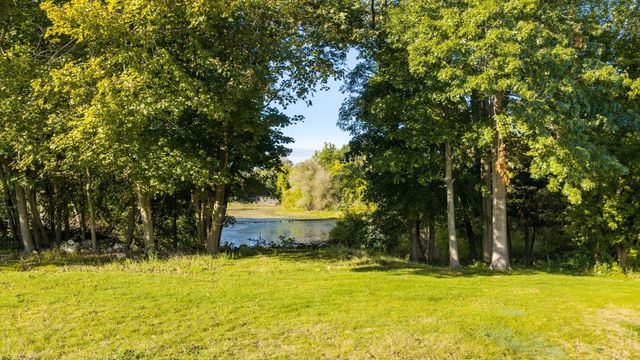 27 Cecile St, Lincoln, RI 02865