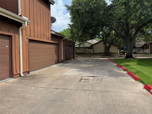 12606 Newbrook Drive, Houston, TX 77072