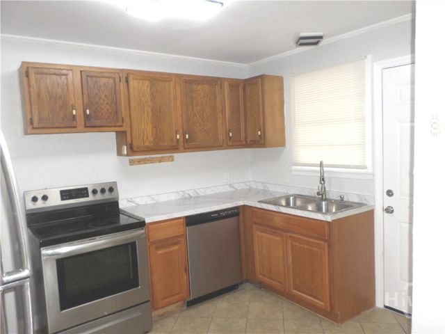 213 Olmstead Place, Garden City, GA 31408