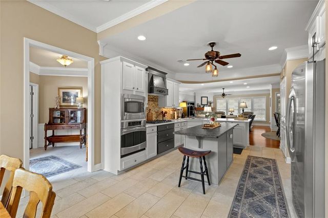 6707 AMHERST Drive, Hoschton, GA 30548