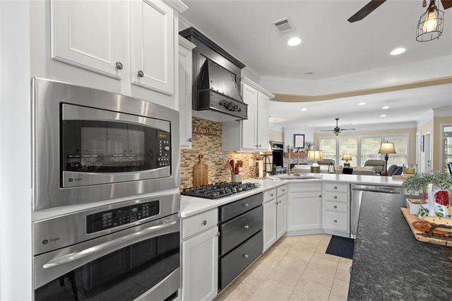 6707 AMHERST Drive, Hoschton, GA 30548