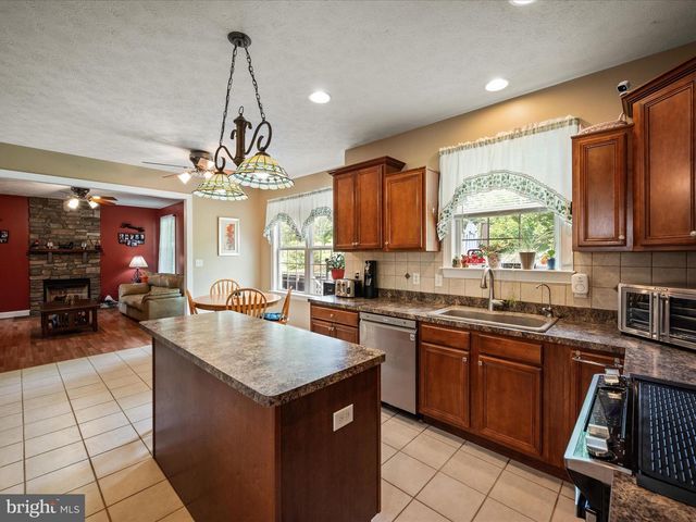 2811 TIMBER RIDGE RD, Capon Bridge, WV 26711