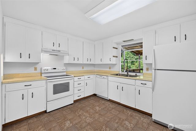 15305 19th Avenue Ct E, Tacoma, WA 98445