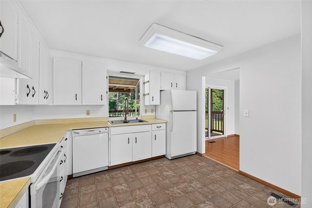 15305 19th Avenue Ct E, Tacoma, WA 98445