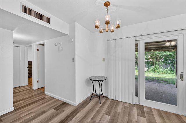 2705 Treeview Drive, Arlington, TX 76016