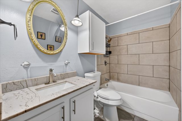 2705 Treeview Drive, Arlington, TX 76016