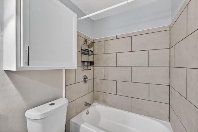 2705 Treeview Drive, Arlington, TX 76016