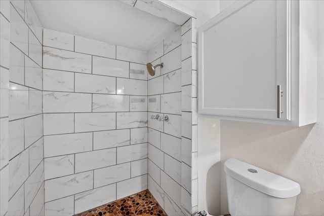 2705 Treeview Drive, Arlington, TX 76016