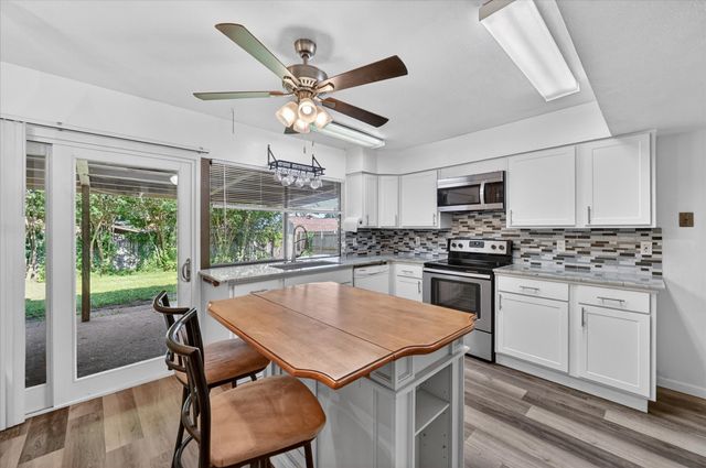 2705 Treeview Drive, Arlington, TX 76016