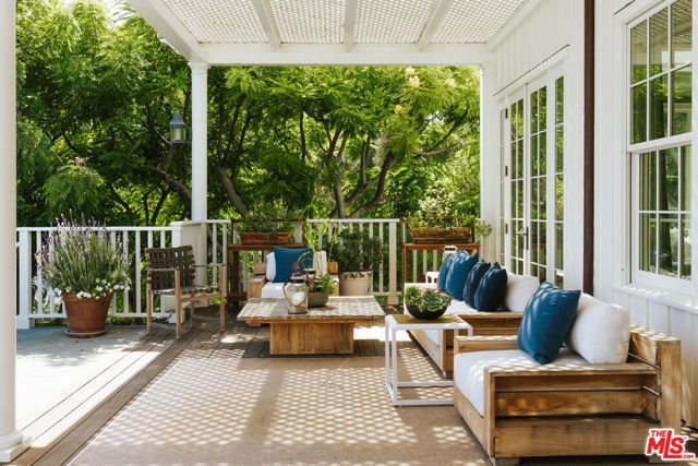 6825 Zumirez Drive, Malibu, CA 90265