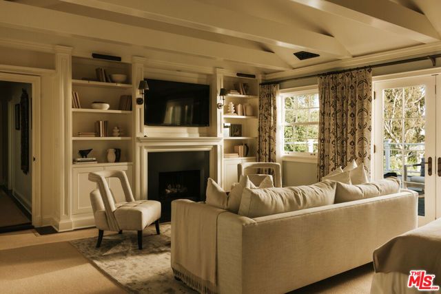 6825 Zumirez Drive, Malibu, CA 90265