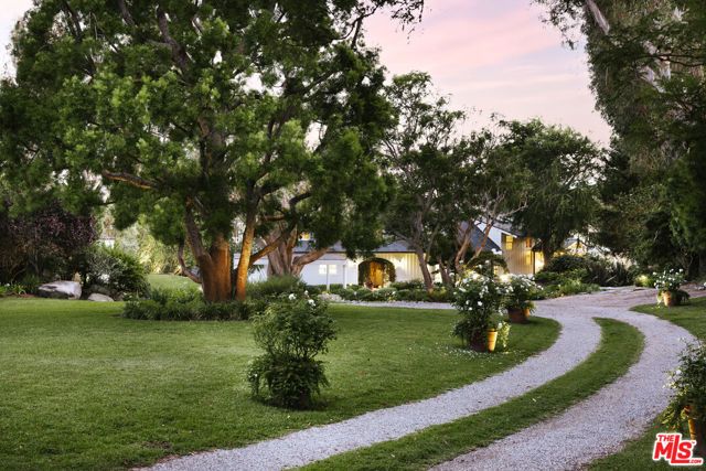 6825 Zumirez Drive, Malibu, CA 90265