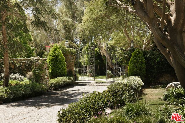 6825 Zumirez Drive, Malibu, CA 90265