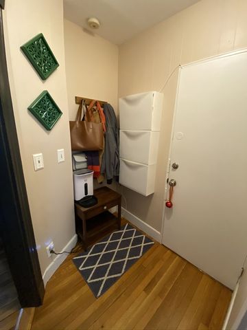 136 Broadway 3, Somerville, MA 02145