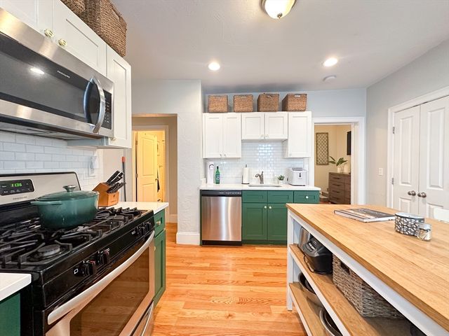 23 Elm St 1, Boston, MA 02122