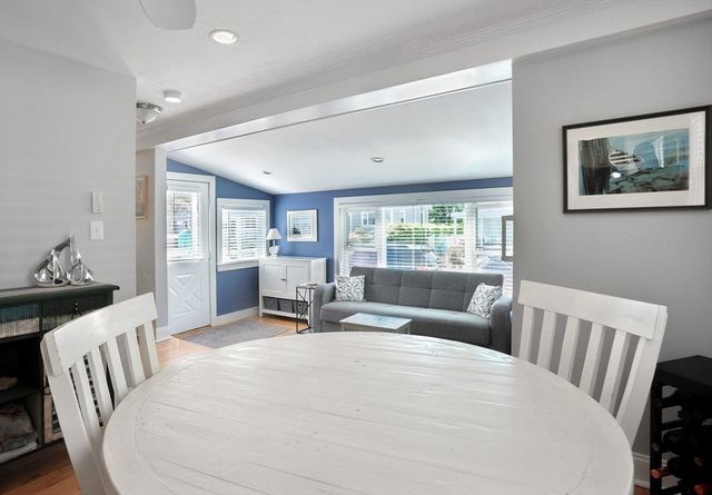 9 G St, Hull, MA 02045