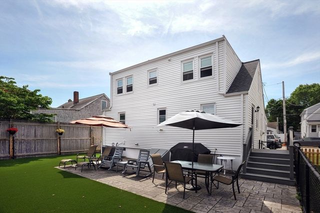 9 G St, Hull, MA 02045