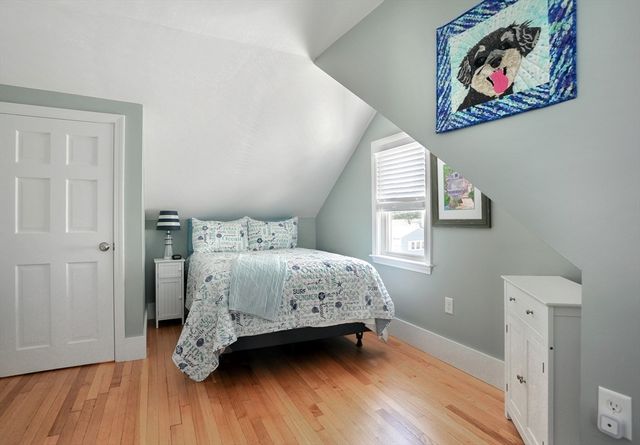 9 G St, Hull, MA 02045