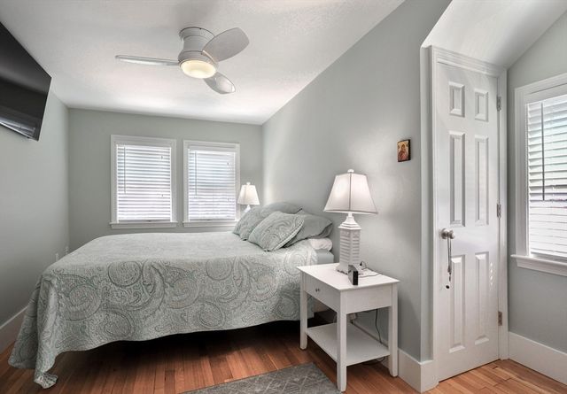 9 G St, Hull, MA 02045