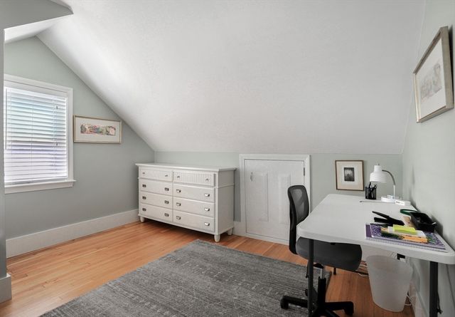 9 G St, Hull, MA 02045