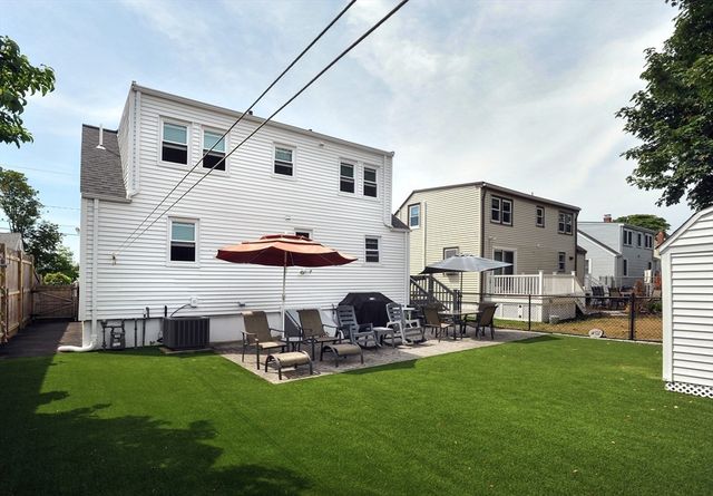 9 G St, Hull, MA 02045