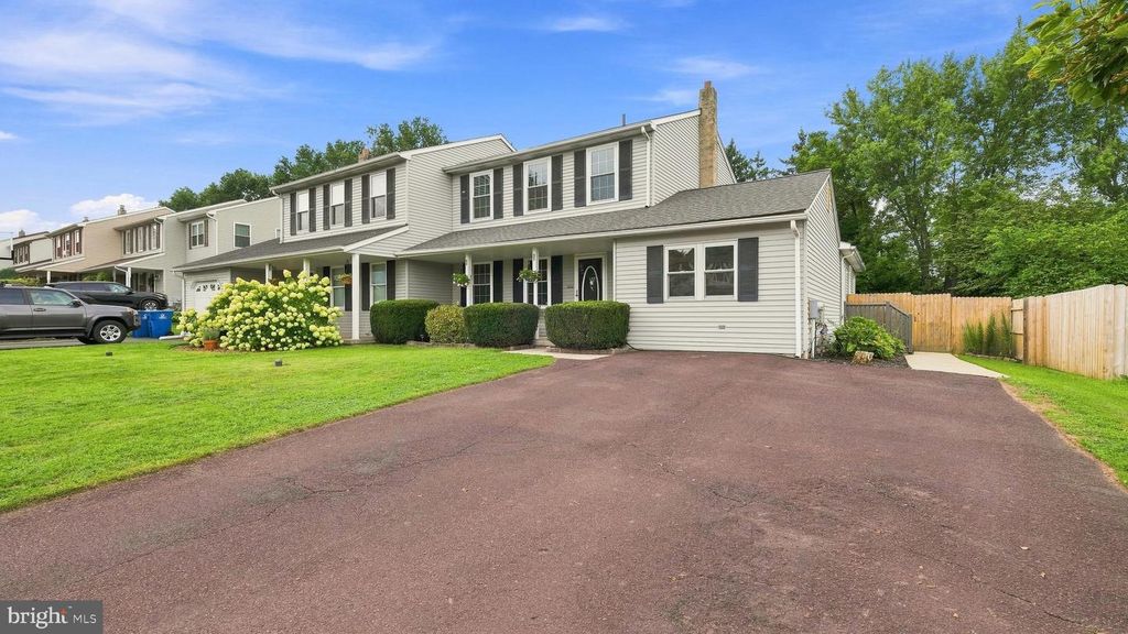 431 WINDSOR DR, HARLEYSVILLE, PA 19438 — photo 2