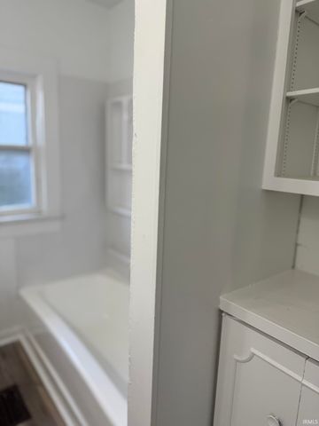 2323 N Clinton Street, Fort Wayne, IN 46805