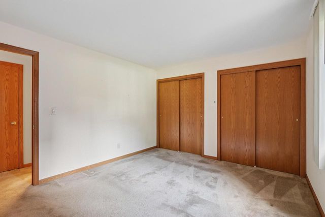 N58W23833 Hastings COURT #703, Sussex, WI 53089