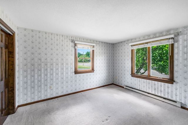 169 Country Rd, Agawam, MA 01001