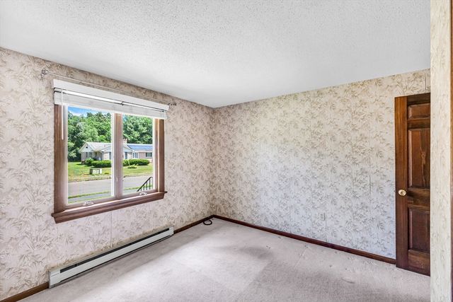 169 Country Rd, Agawam, MA 01001