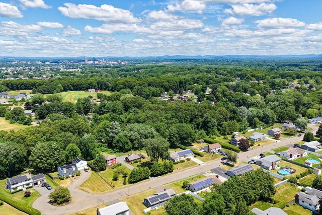 169 Country Rd, Agawam, MA 01001