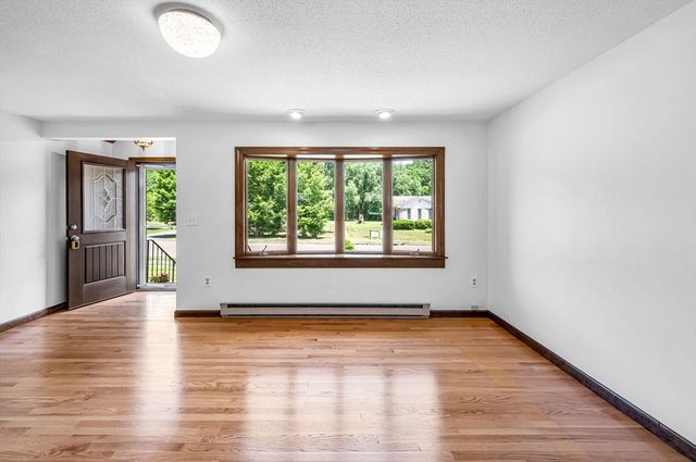 169 Country Rd, Agawam, MA 01001