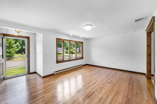 169 Country Rd, Agawam, MA 01001