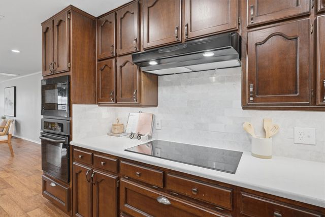 7308 Shady Hollow Lane, North Richland Hills, TX 76182