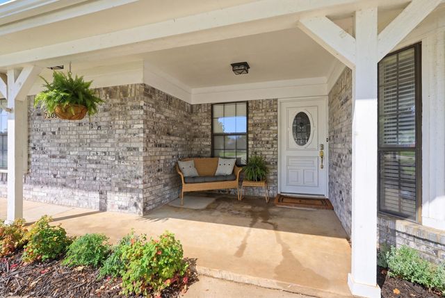 7308 Shady Hollow Lane, North Richland Hills, TX 76182