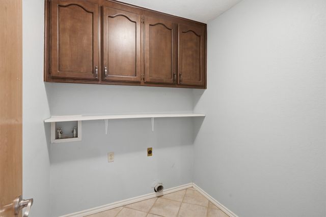 7308 Shady Hollow Lane, North Richland Hills, TX 76182