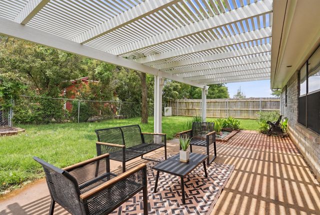 7308 Shady Hollow Lane, North Richland Hills, TX 76182